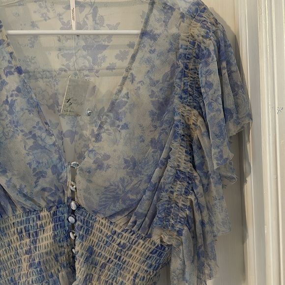 NWT Women’s Free People Blue & White Floral Cropped Sugar Top Size Medium - Picture 3 of 9